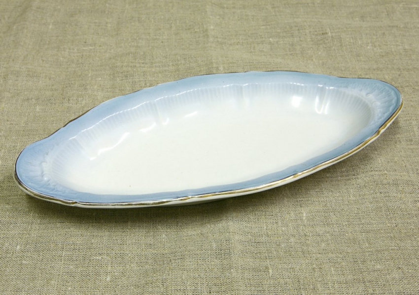 Блюдо-селедочница, Конец ХIХ - начало ХХ в., Россия. Завод Товарищества М.С. Кузнецова