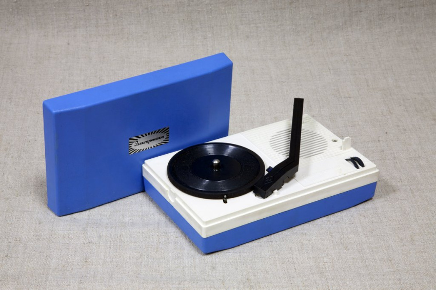 Проигрыватель детский. «Электроника». Электрофон детский, 1978(?) г., г. Псков. Псковский завод радиодеталей