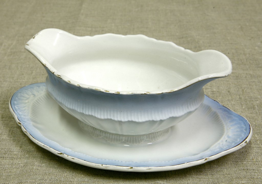 Соусник, Конец ХIХ - начало ХХ вв., Россия. Завод Товарищества М.С. Кузнецова