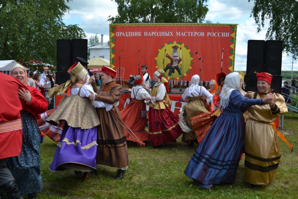 национальные праздники сегодня. национальные праздники татарстана сабантуй. троицкий хоровод суздаль. в татарстане сабантуй национальной. татарский национальный праздник сабантуй.