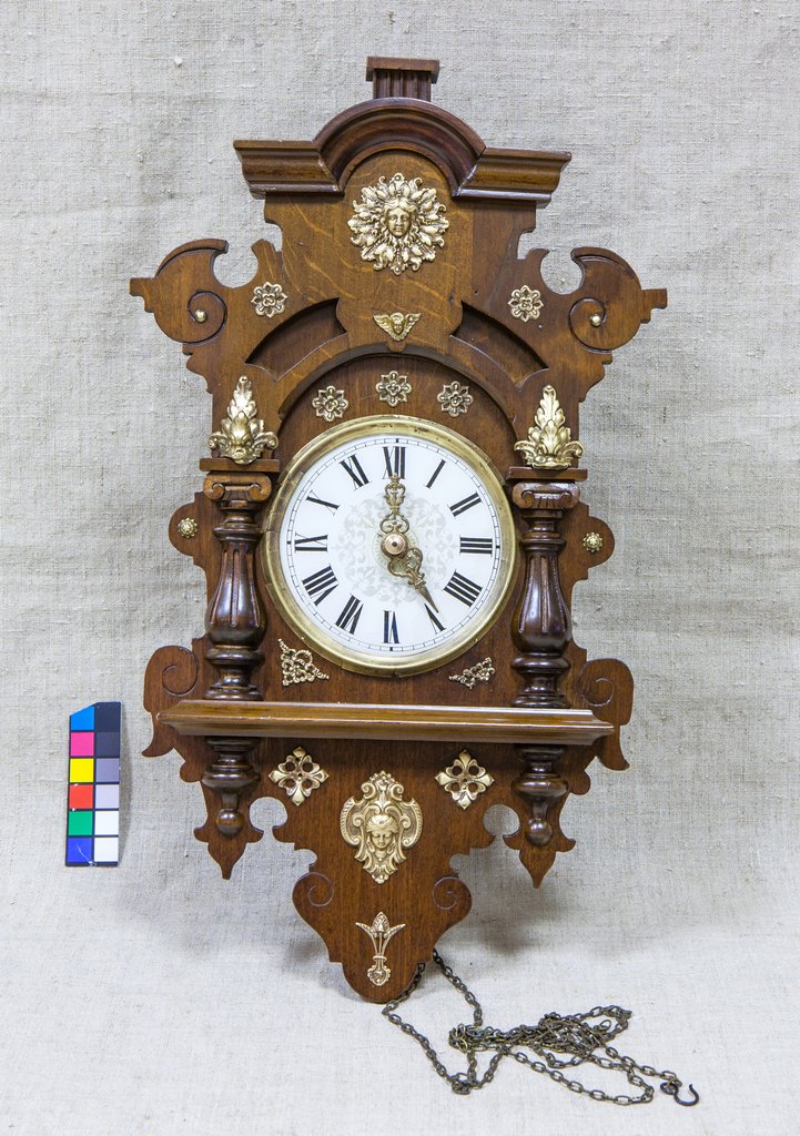 Часы в деревянном корпусе, Конец ХIХ в., Россия