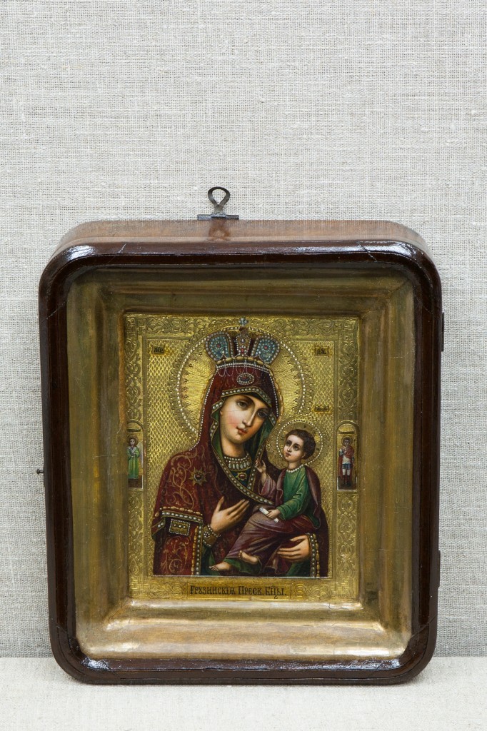 Икона "Богоматерь Грузинская" в киоте, Конец ХIХ - начало ХХ в., Архангельская губерния