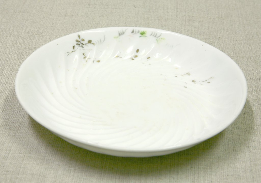 Блюдце, 1889-1910-е гг., Россия, Лифляндская губерния, город Рига. Завод Товарищества М.С. Кузнецова